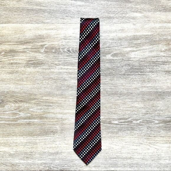 Geoffrey Beene  polka dot tie - Picture 5 of 12